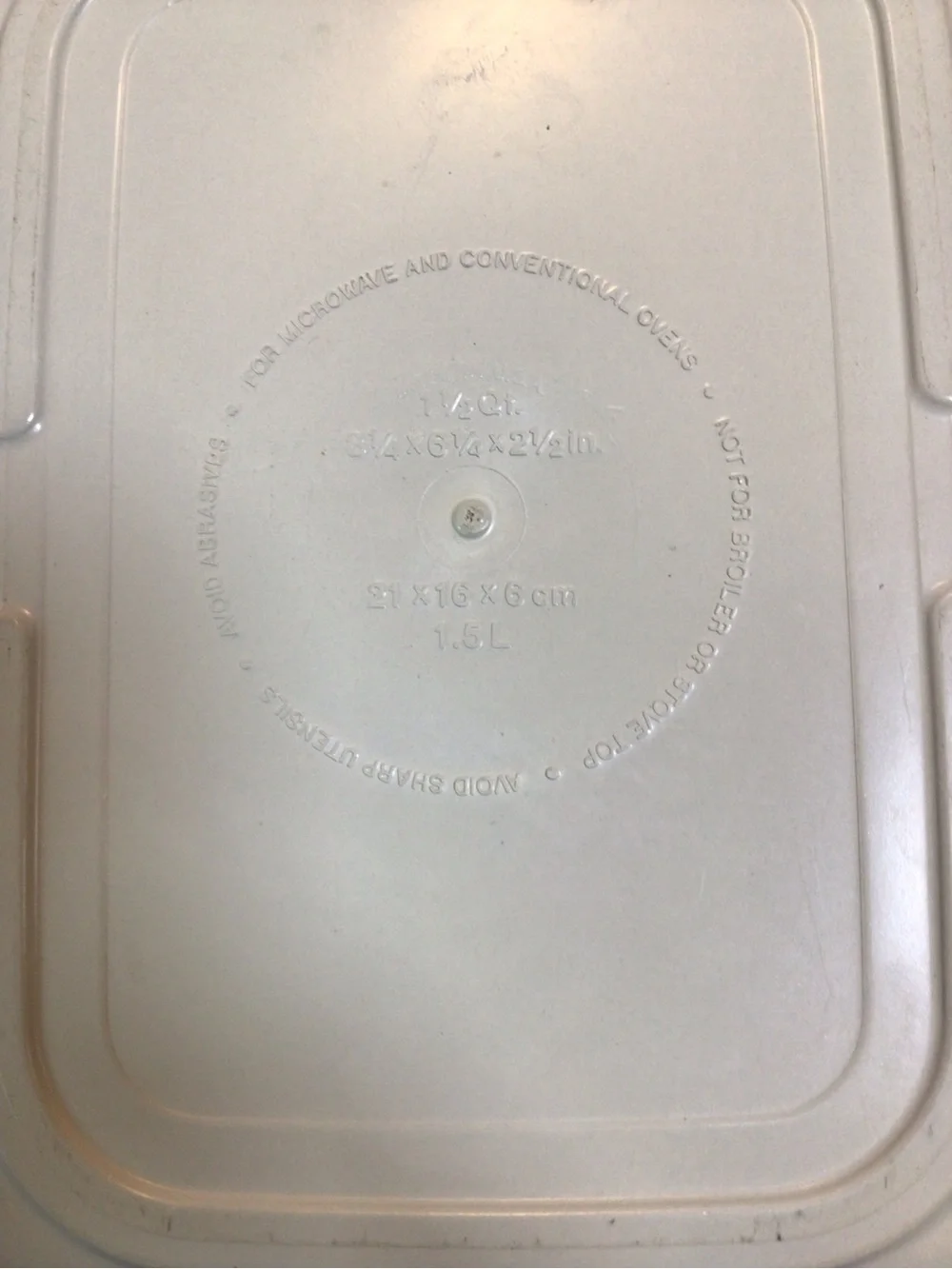 Vintage Tupperware Ultra 21 Loaf Pan & Lid 1.5 Qt Beige Microwave Oven Safe